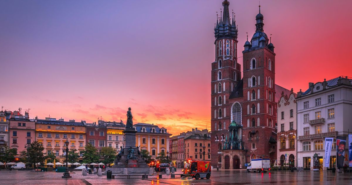 Expat favourites Best neighbourhoods in Kraków_ProReloBlog Old Town